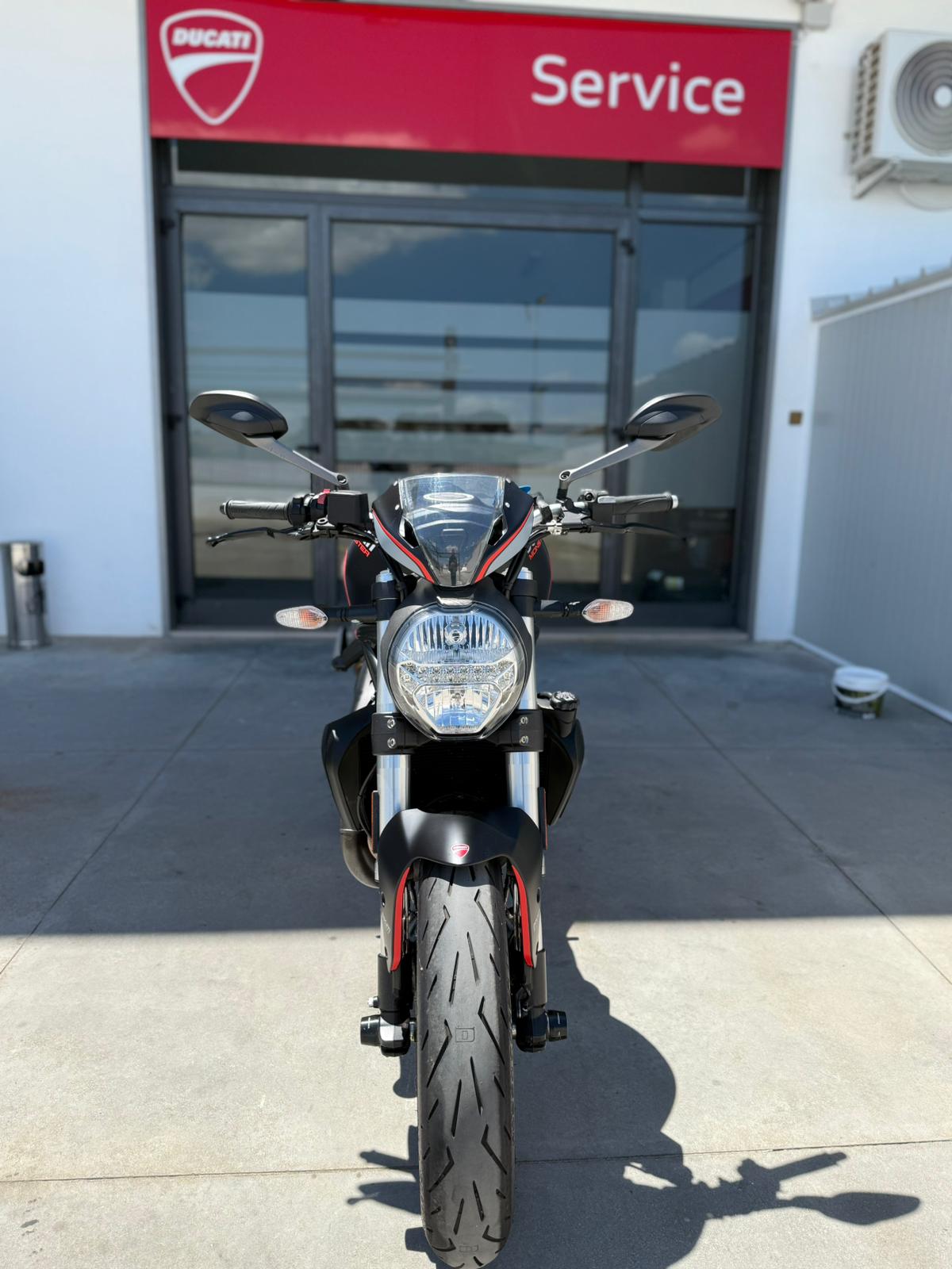 DUCATI Monster 821 Stealth