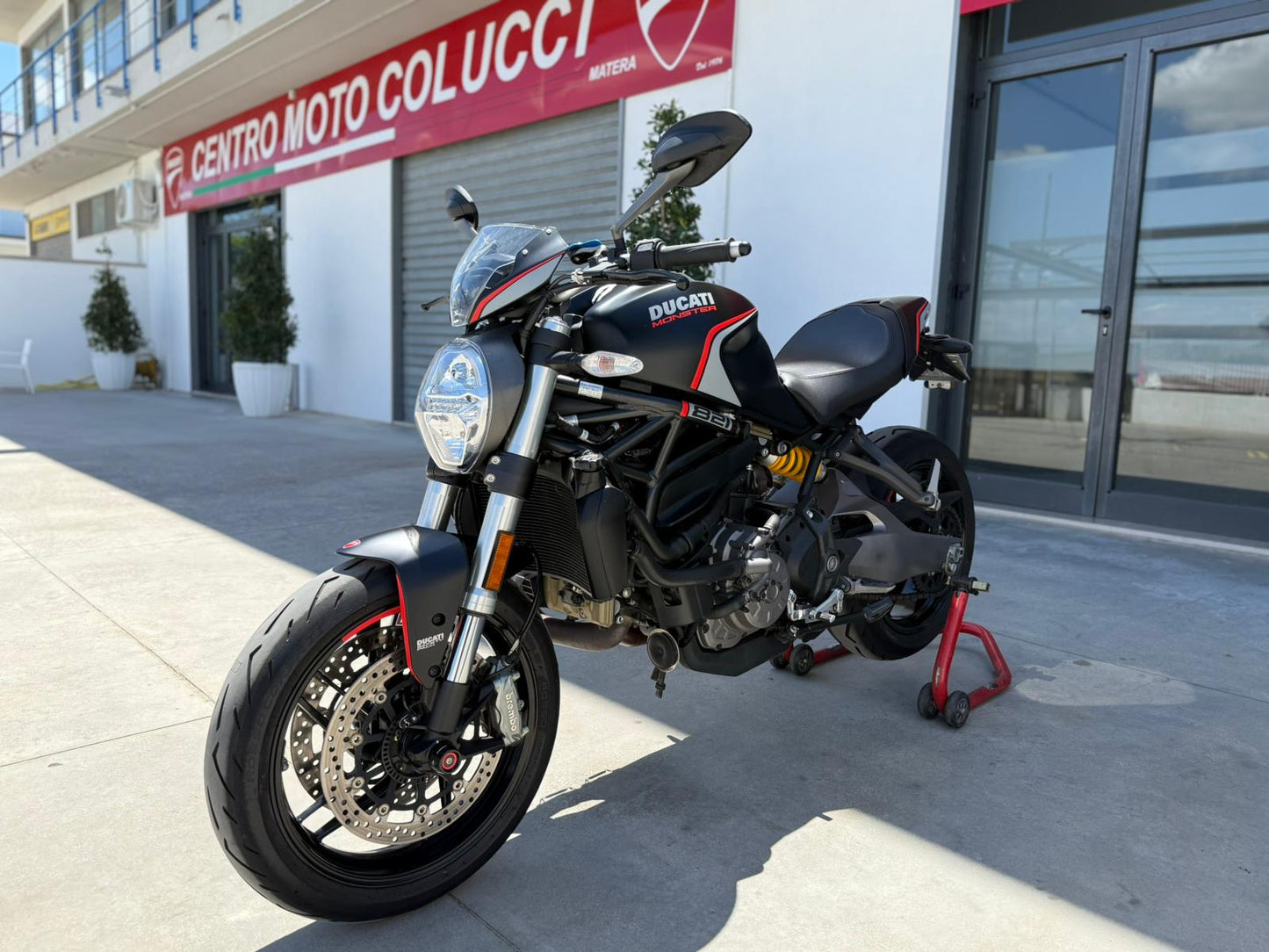 DUCATI Monster 821 Stealth