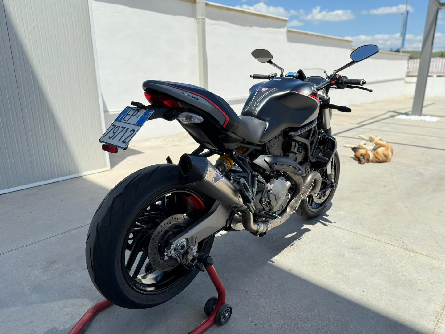 DUCATI Monster 821 Stealth