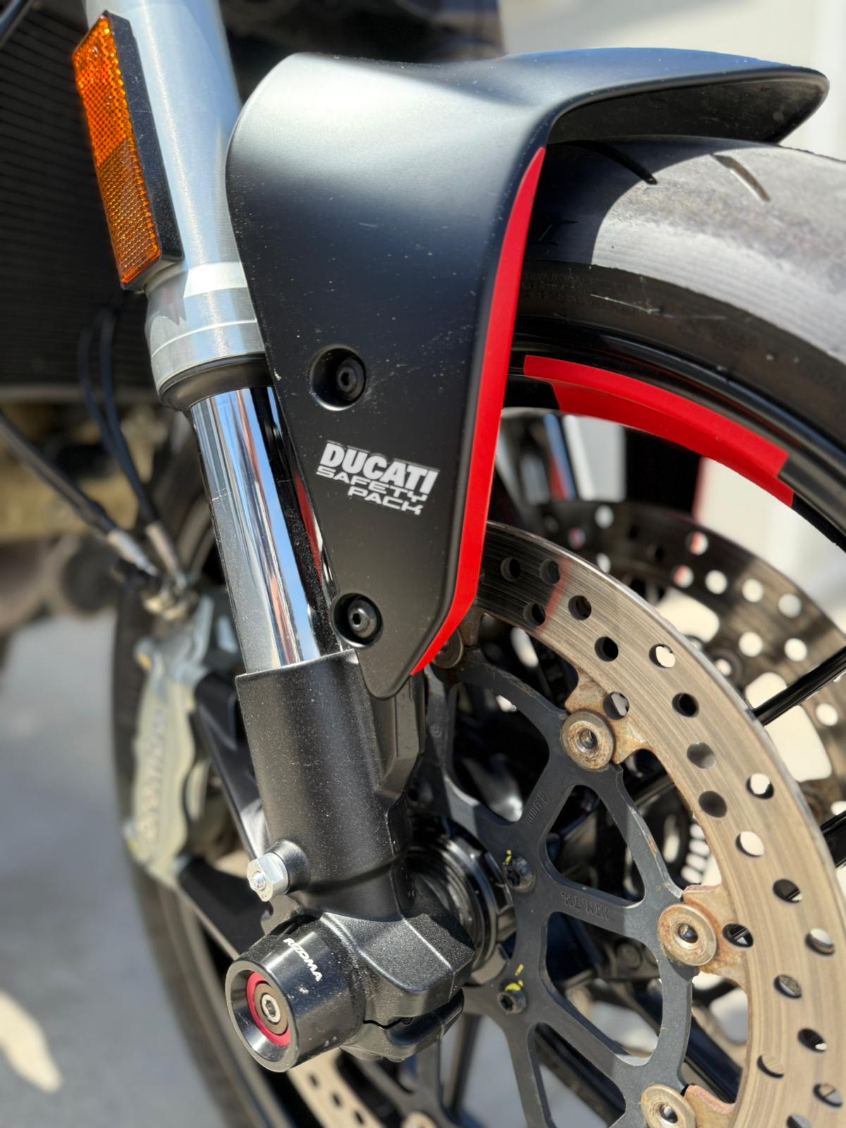 DUCATI Monster 821 Stealth
