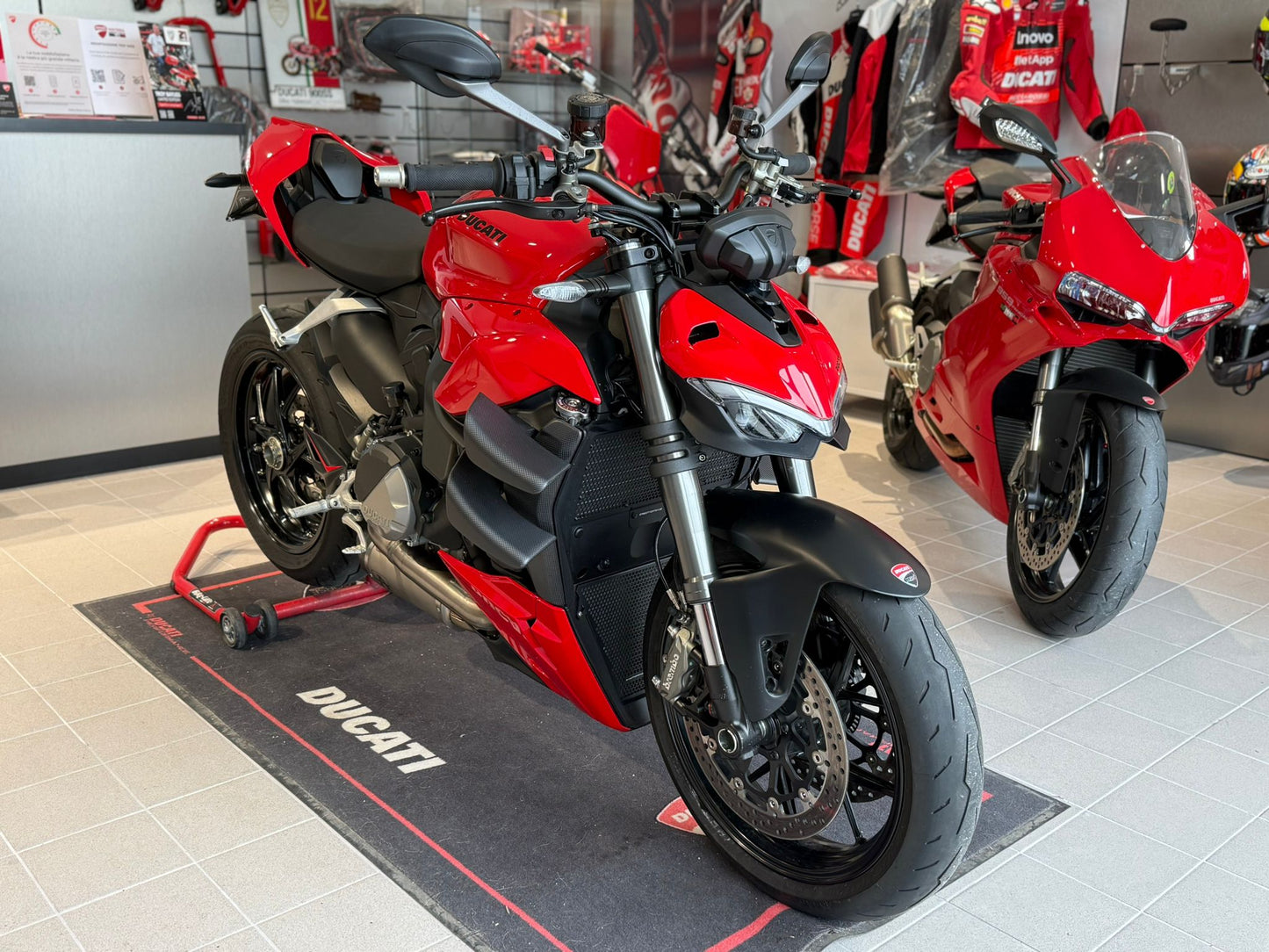 VENDUTO-DUCATI STREETFIGHTER V2 MY 2024