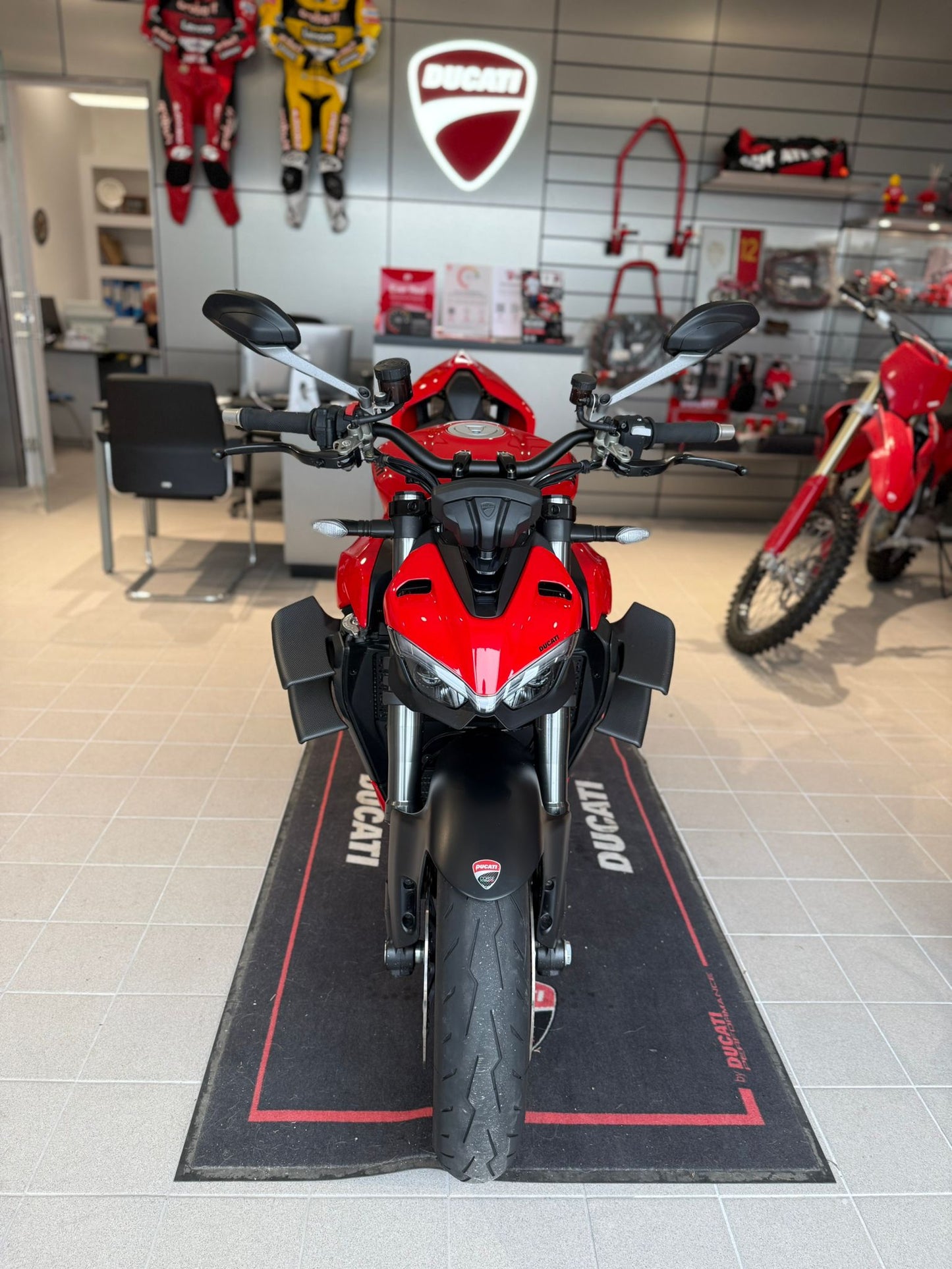 VENDUTO-DUCATI STREETFIGHTER V2 MY 2024