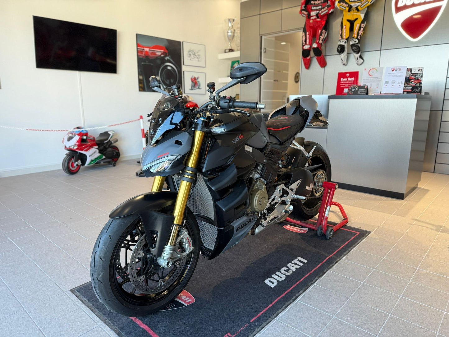 DUCATI STREETFIGHTER V4 S