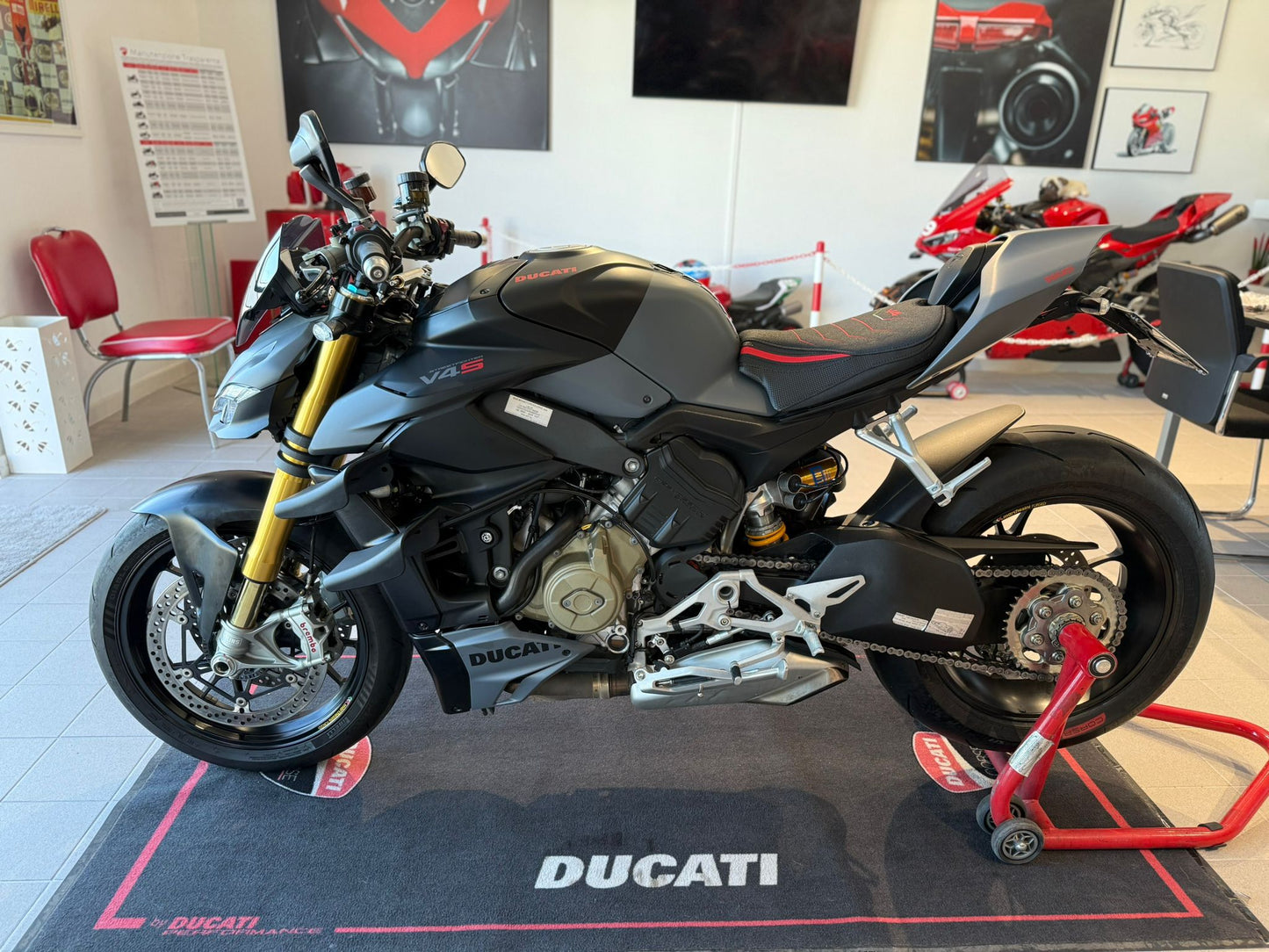 DUCATI STREETFIGHTER V4 S