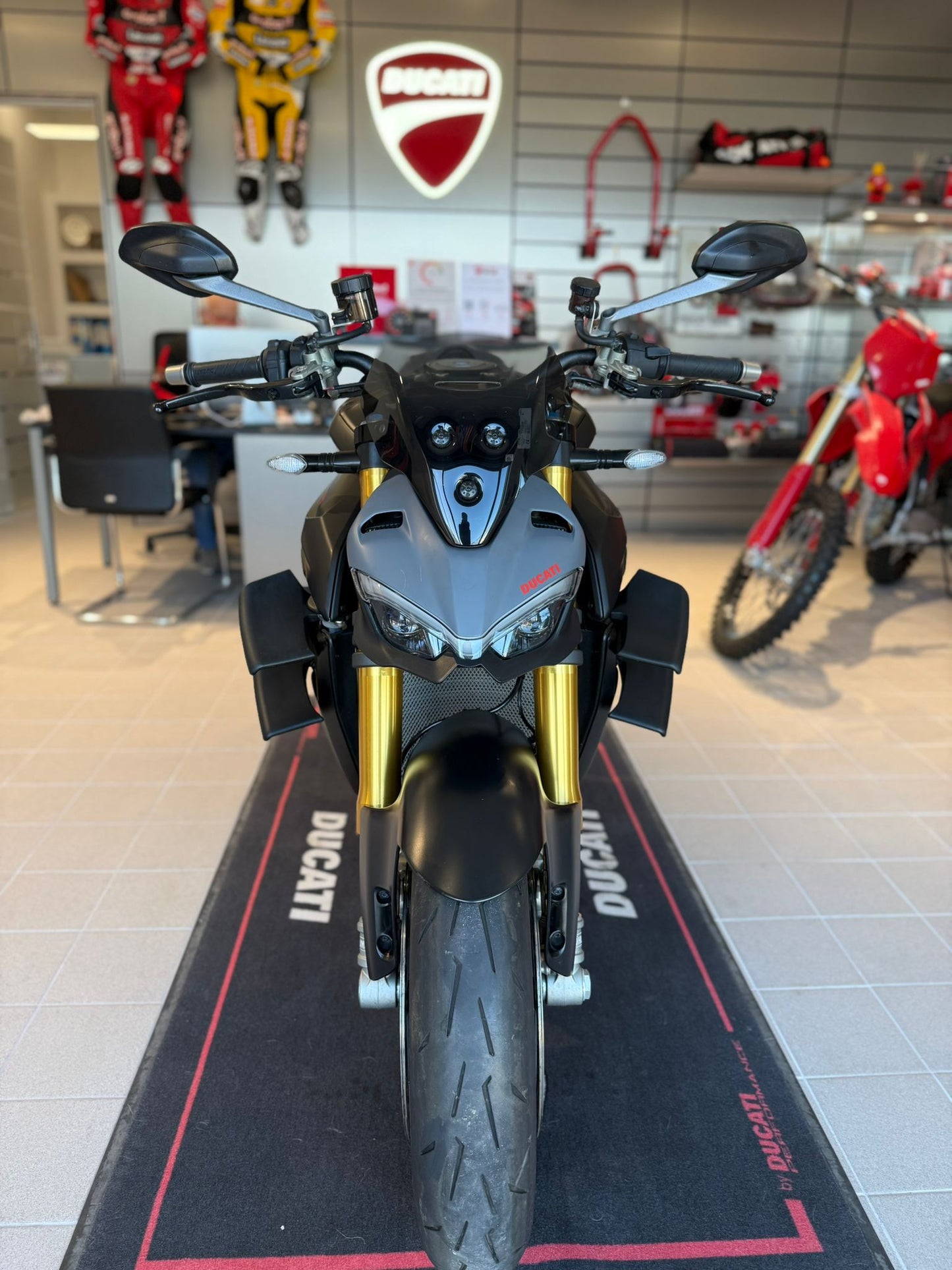 DUCATI STREETFIGHTER V4 S