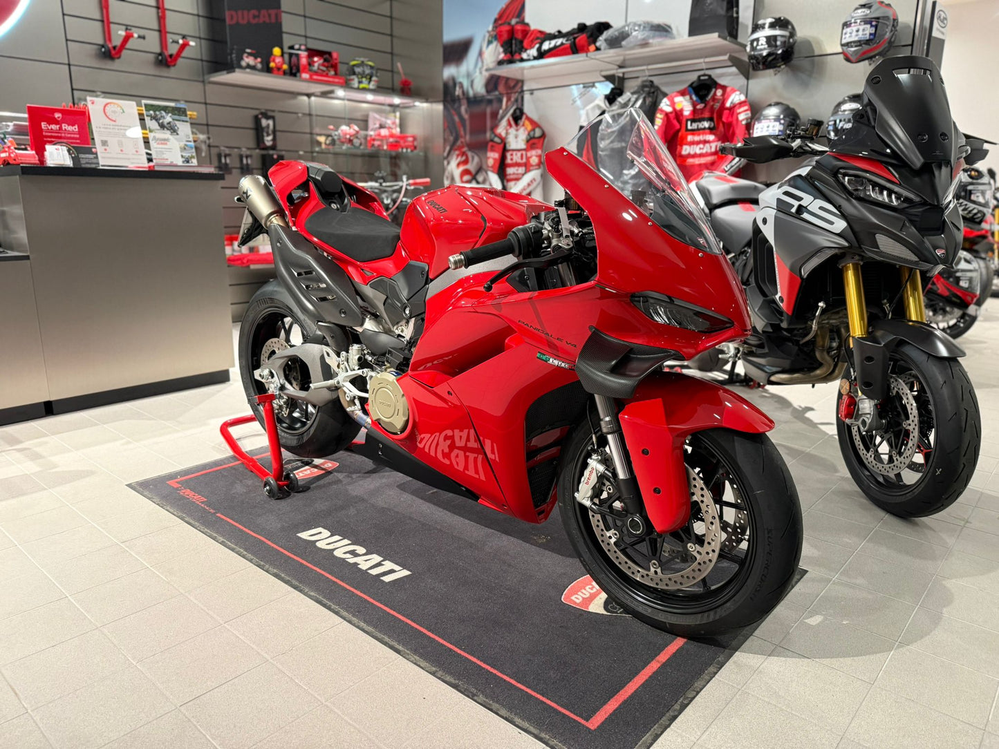 DUCATI PANIGALE V4 MY 2025 FULL AKRAPOVIC