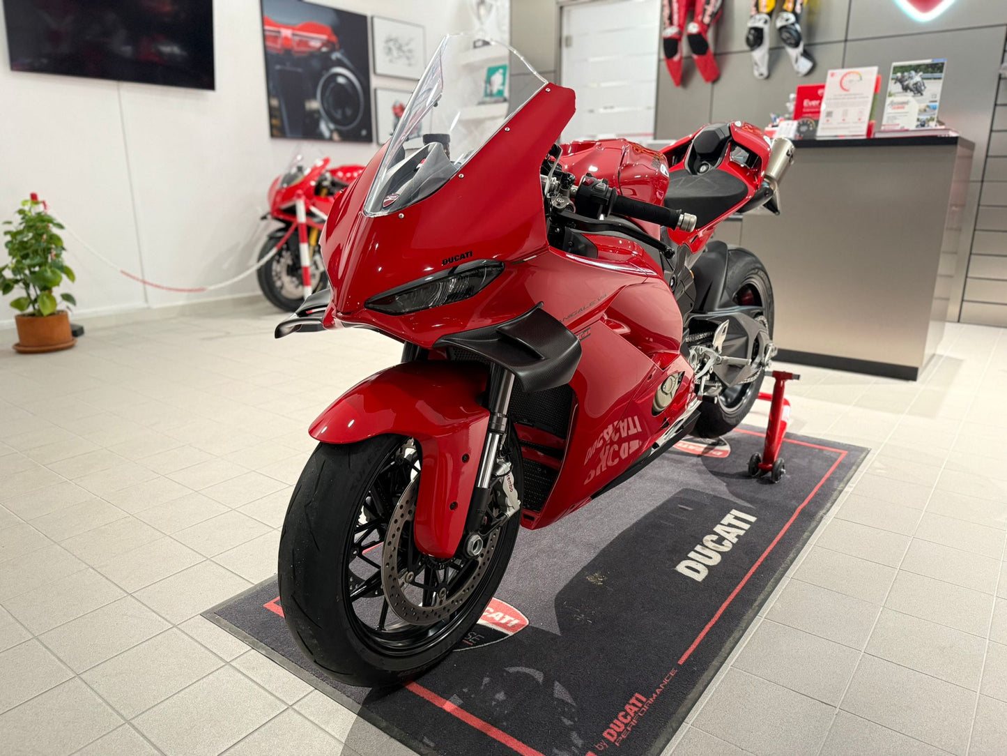 DUCATI PANIGALE V4 MY 2025 FULL AKRAPOVIC