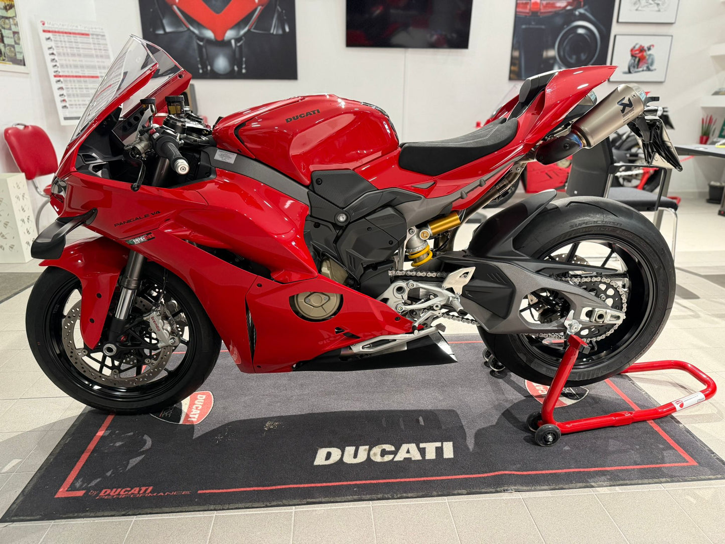 DUCATI PANIGALE V4 MY 2025 FULL AKRAPOVIC