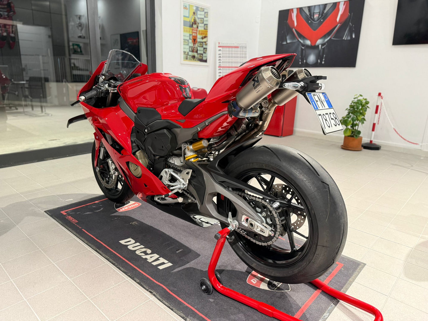 DUCATI PANIGALE V4 MY 2025 FULL AKRAPOVIC