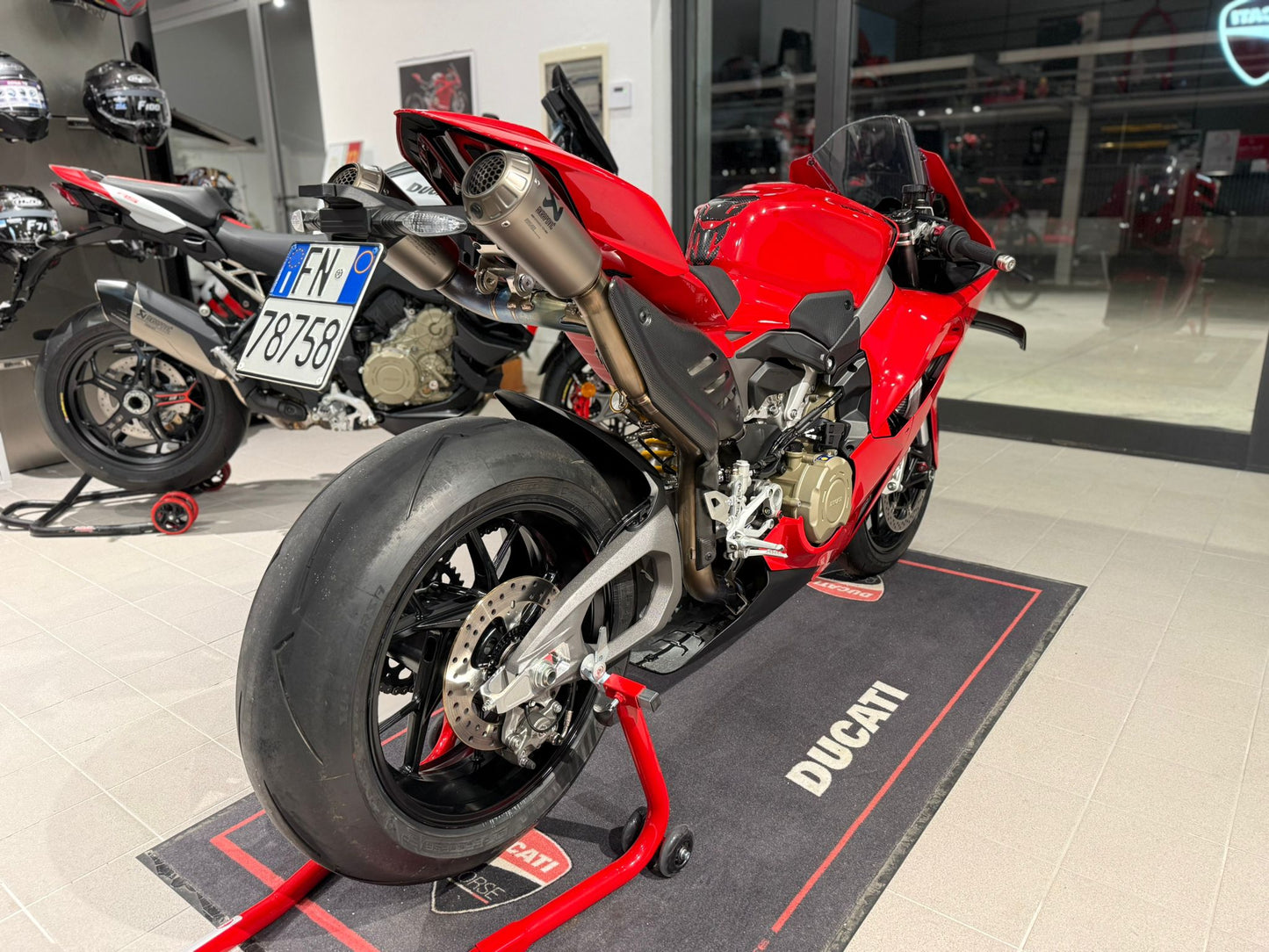 DUCATI PANIGALE V4 MY 2025 FULL AKRAPOVIC
