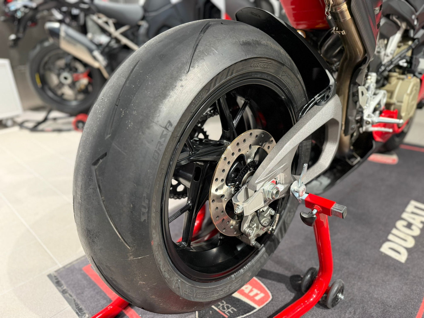 DUCATI PANIGALE V4 MY 2025 FULL AKRAPOVIC
