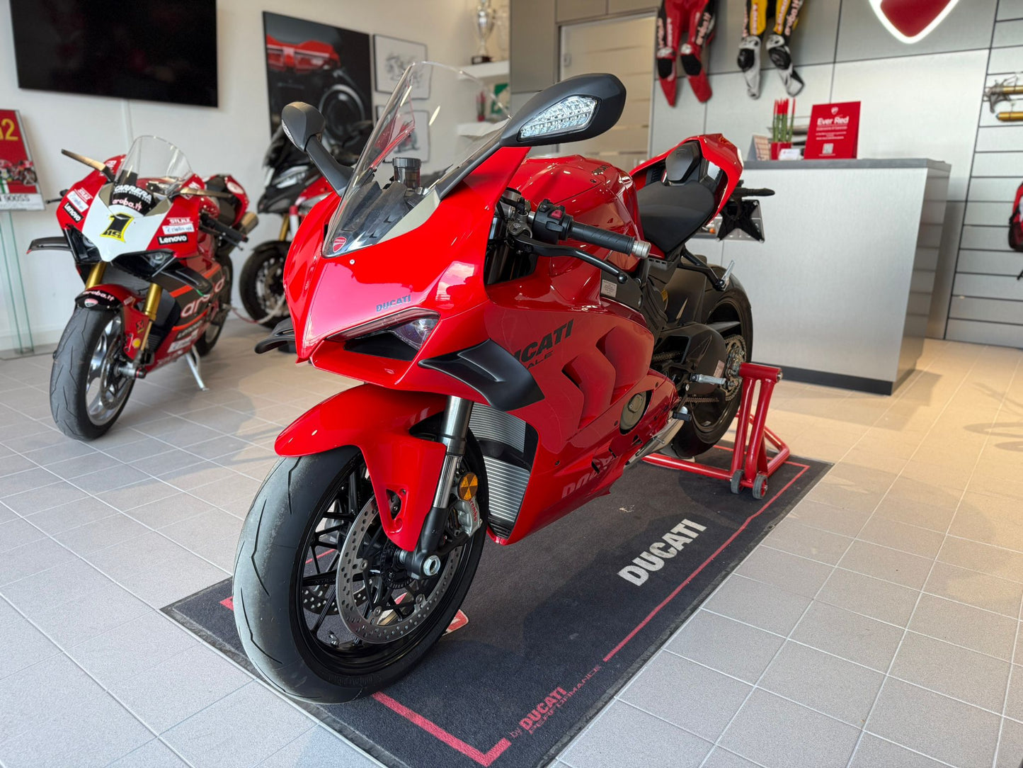 DUCATI PANIGALE V4 MY 2024 SOLI 100 KM