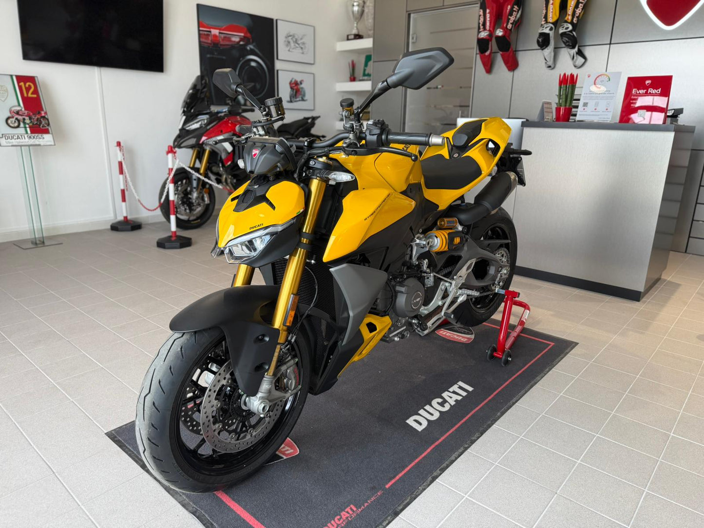 DUCATI STREETFIGHTER V2 S NUOVA