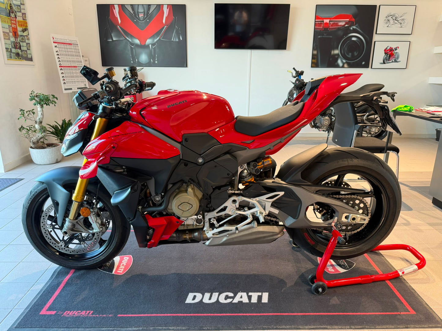 DUCATI STREETFIGHTER V4 S SOLI 800 KM