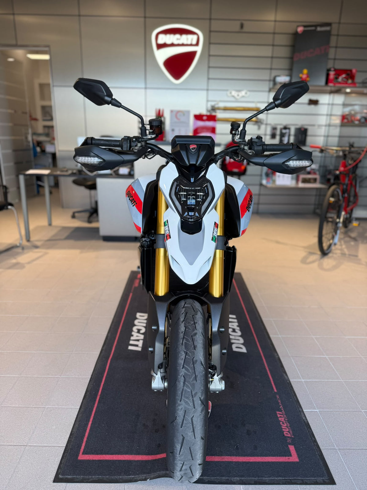 DUCATI HYPERMOTARD V2 SP MY 2026